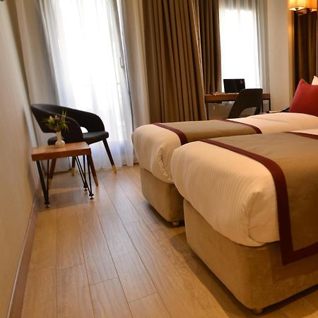 Celine Hotel Taxim Istanboel Buitenkant foto