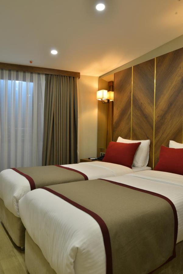 Celine Hotel Taxim Istanboel Buitenkant foto